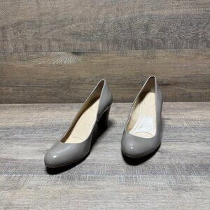 Calvin Klein Renni Taupe Patent Leather Wood Heel Pumps Women's Size 8.5